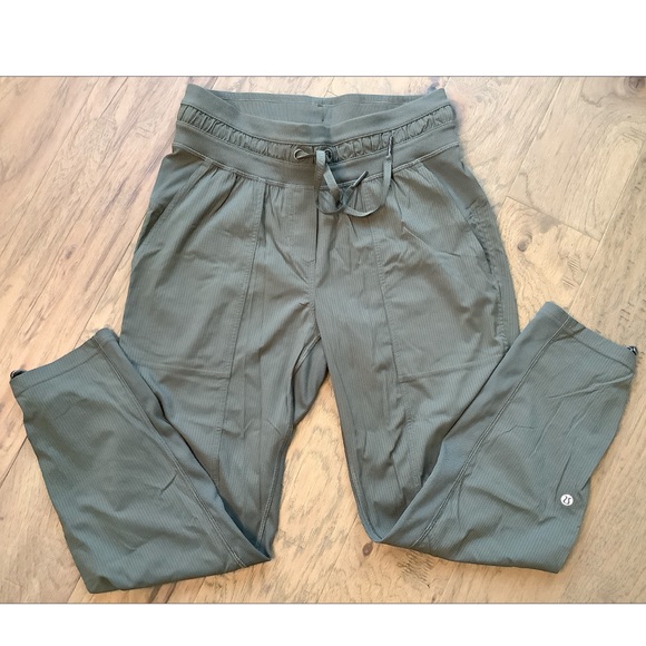 Lululemon Dance Studio Mid Rise Size 4 Olive Green Khaki Color - Picture 1 of 11